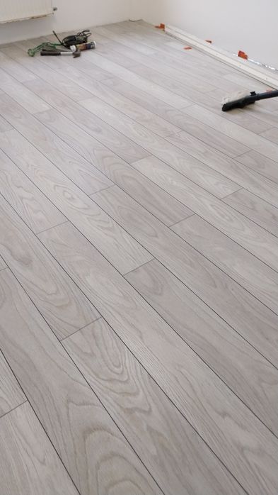 20 lei Montaj parchet laminat/spc