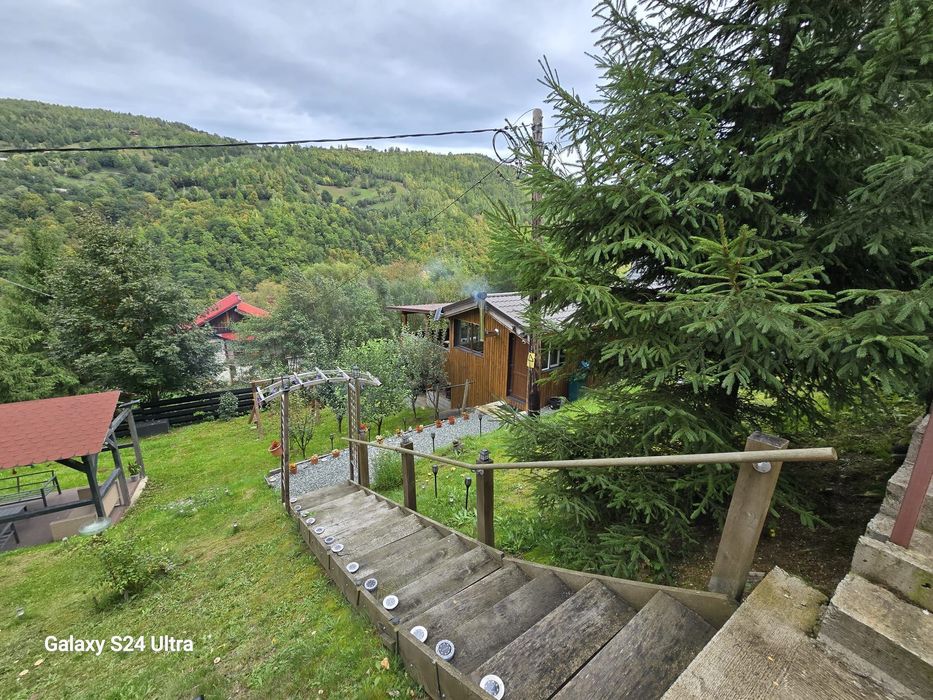 Vând cabana la munte