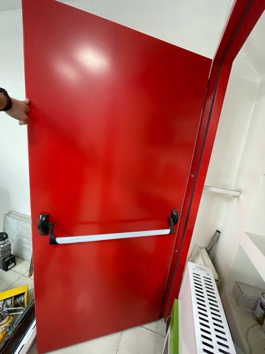 Противопожарная дверь