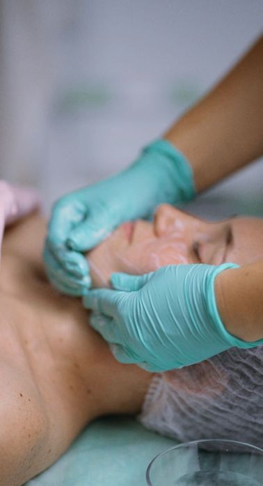 Servicii de cosmetică premium la domiciliu