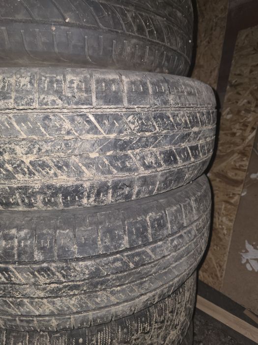 Продам шины есть зима 3 шт и лето