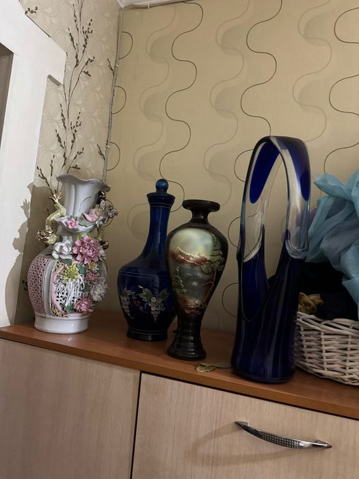 Продам вазы(разные)