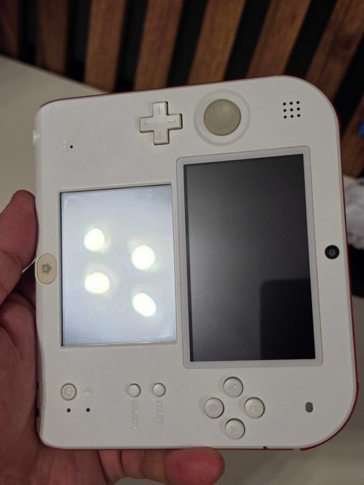 Nintendo 2DS Luma
