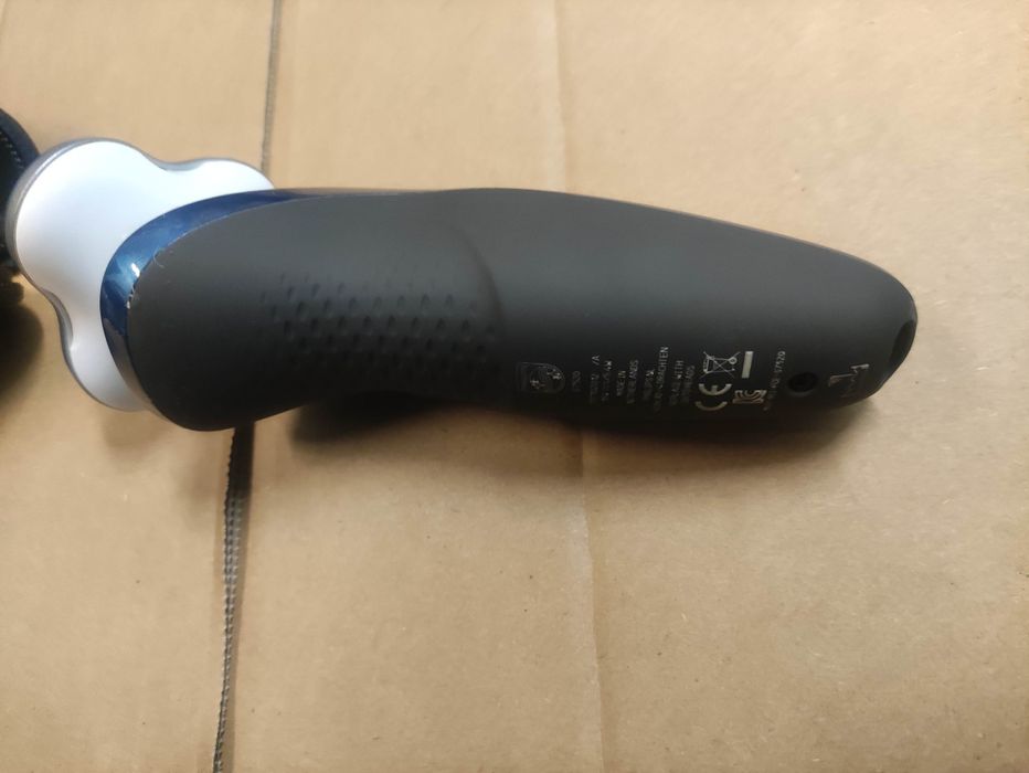 Продавам philips serie 7000