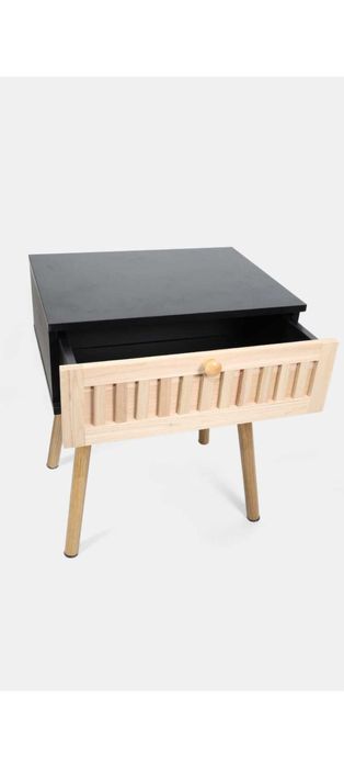 Vand 2 noptiere noi sigilati