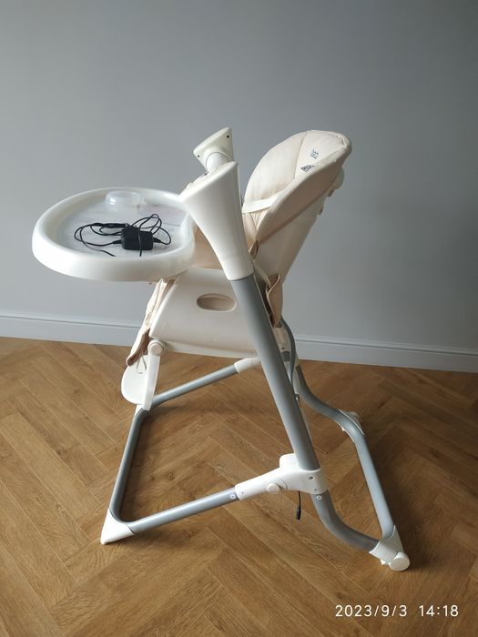 Продам детский столик до 3-х лет