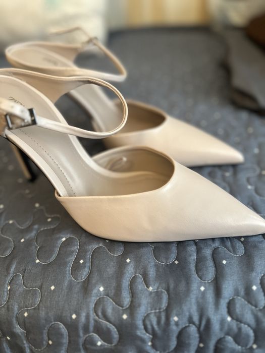 Обувки с ток Zara