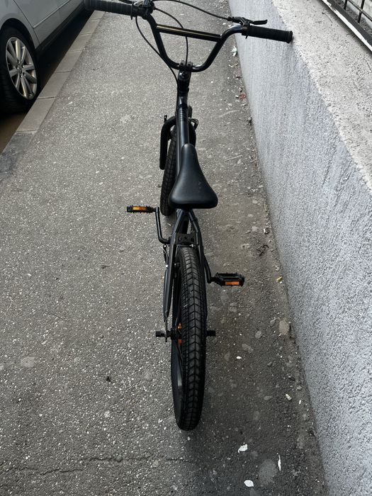 bicicleta bmx aproape noua