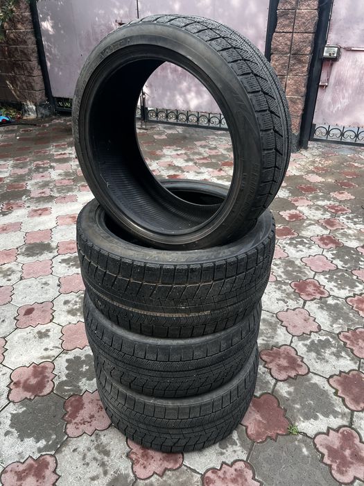 Шины Bridgestone Blizzak VRX 275/35R18