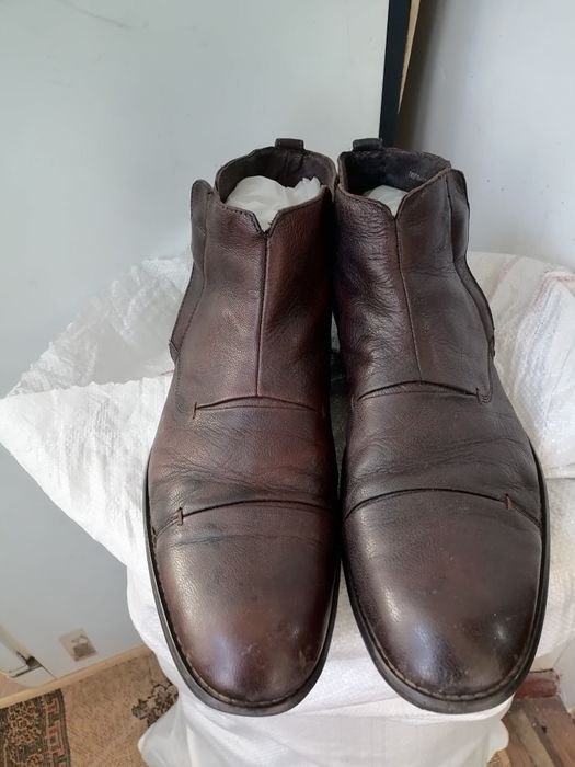 Продам кожаные казачки.