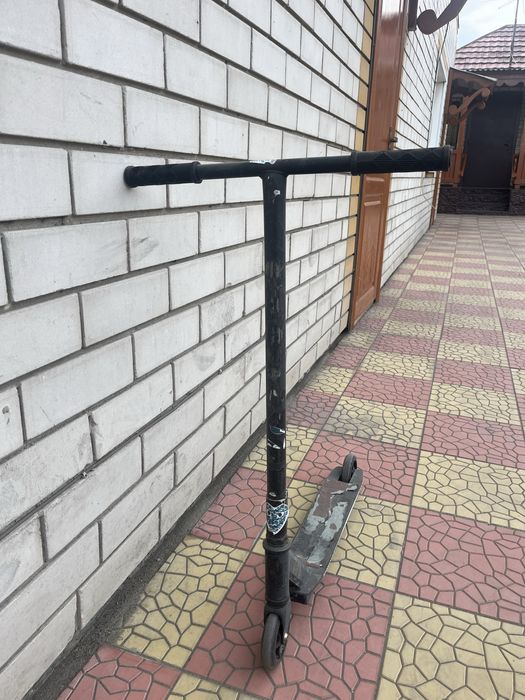 продам трюковой самокат за 5000