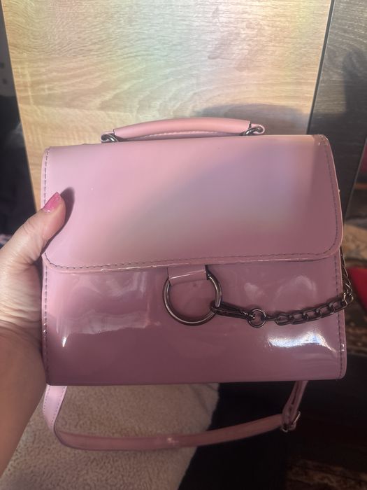 Продам сиреневую сумочку