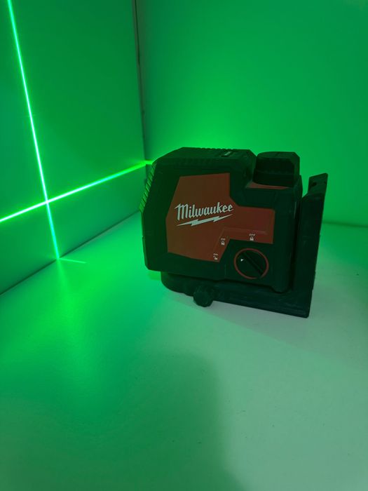 Milwaukee L4 CLL Laser