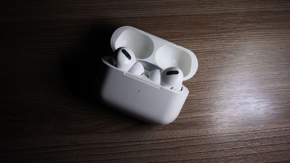 Продам наушники AirPods Pro