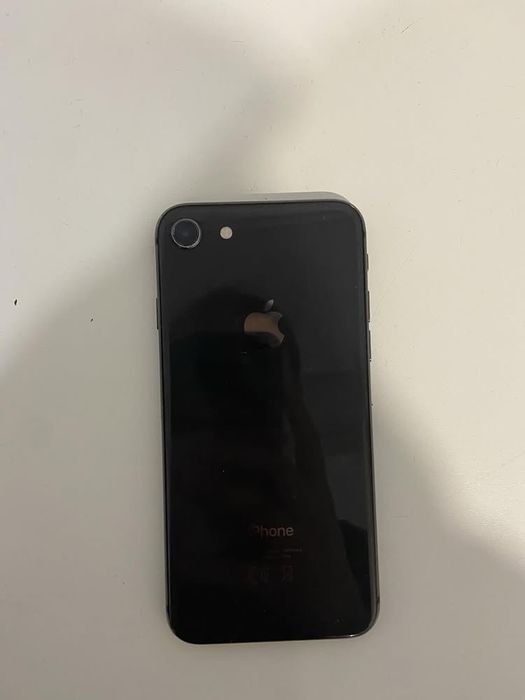 Айфон 8 срочно продаю