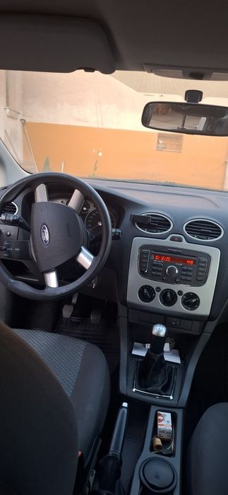 Vând Ford focus .