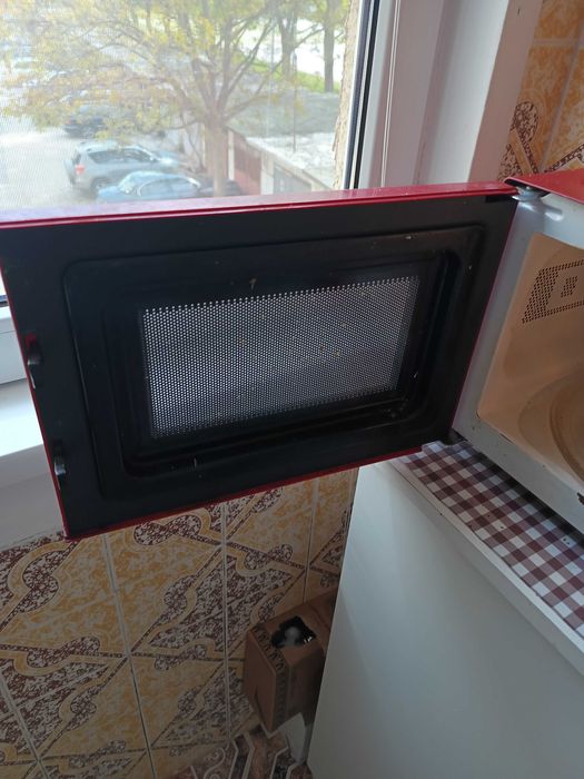 Микровълнова фурна Clatronic