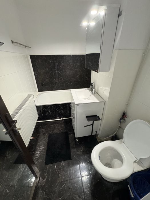 Inchiriez apartament 2 camere 54mp etaj 3 str 9 Mai