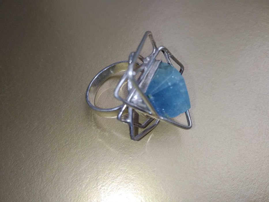 Эксклюзивное кольцо с камнем АКВАМАРИН