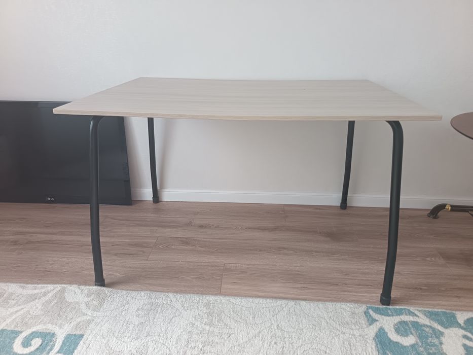 Үстел сатылады орындықтарымен де болады