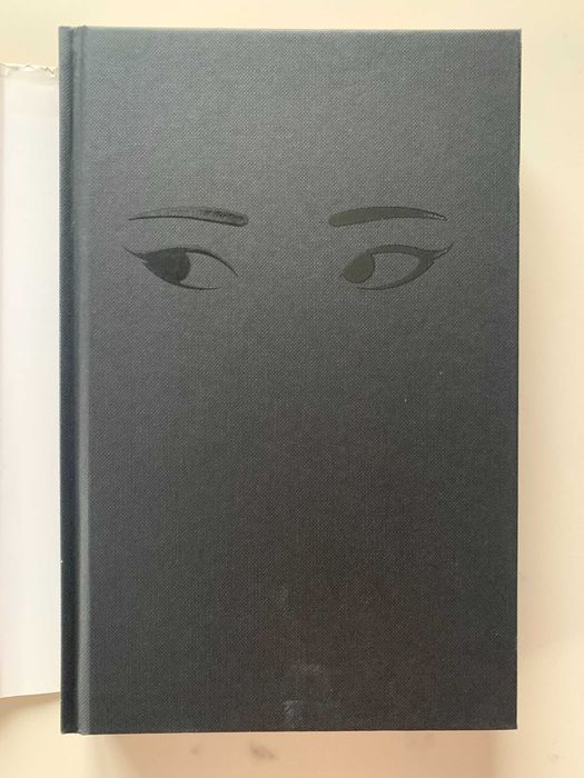 Йелоуфейс - Р. Ф. Куанг ТВЪРДИ КОРИЦИ