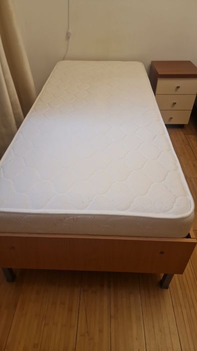 Кровати с матрасом