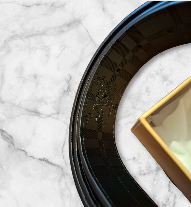 Curea Burberry 95 cm noua cu toate ambalajele