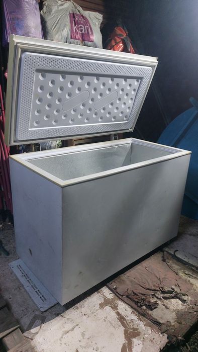 Продам морозильник ларь 330л