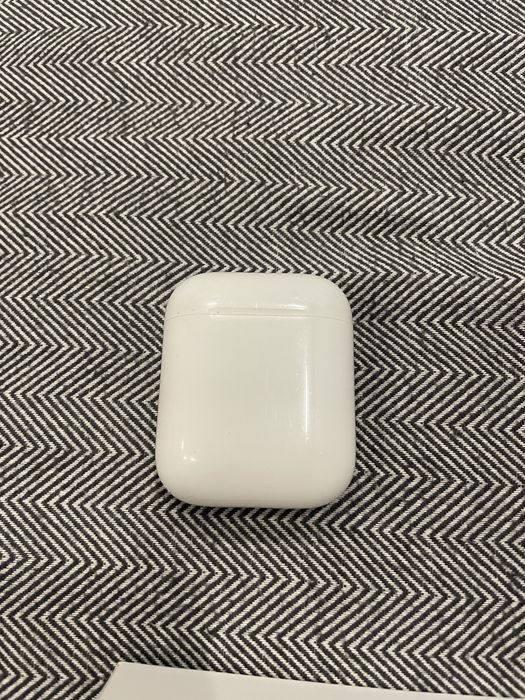 Продам airpods 1