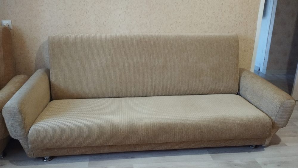 Продается диван в хорошем состоянии