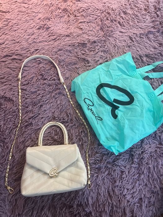 Малка дамска чанта axel