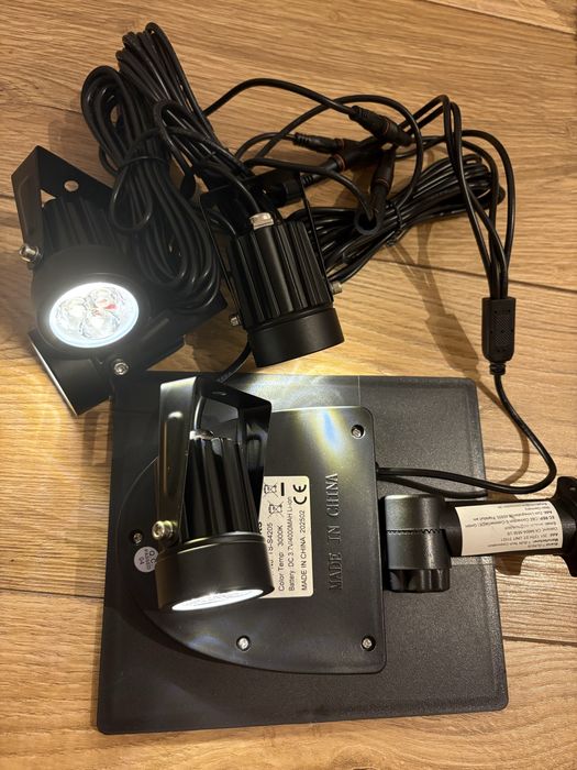 Vand proiectoare solare gradina