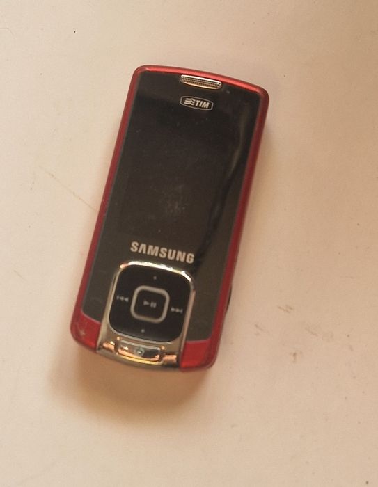 Telefon Samsung SGH- 7330 cu dungi pe display