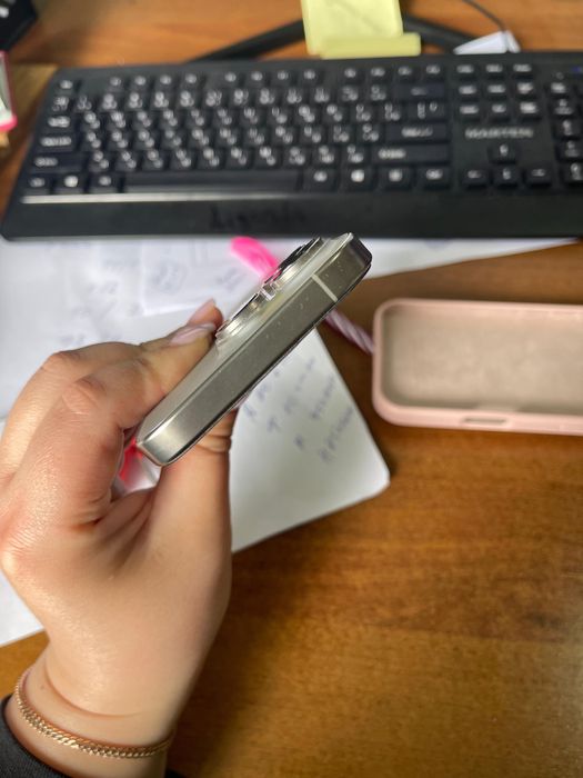 Продам IPHONE 16 pro 512