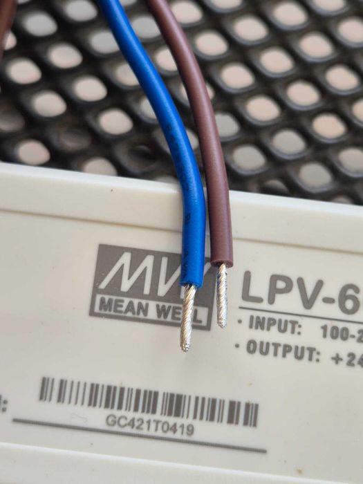 Sursă Alimentare LED Mean Well LPV-60-24 (24V, 2.5A, 60W)