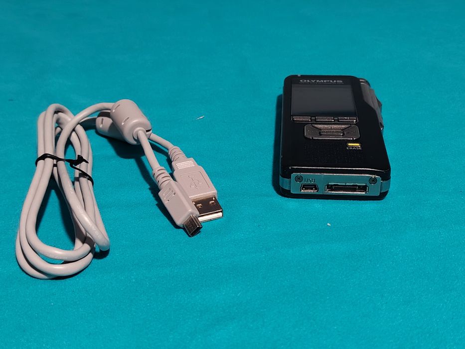 OLYMPUS. DS-7000 Digital Voice Recording, reportofon digital cu cart SD 2 GB.