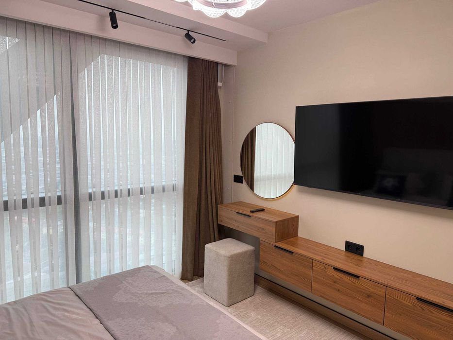 Продается шикарная кв в Piramit Tower  2/35/48 (парковка в подарок)