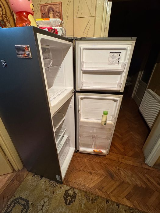 Frigider Samsung , 255 l, H 1635, Clasa A+, Graphite