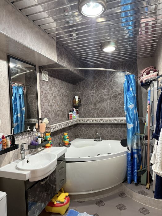 Сдаётся квартира ц5 3/2/4/ всё есть цена 700уе освободится 15 марта