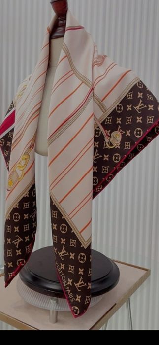 Esarfă Christian Dior, Louis Vuitton, model 2026, 90x90cm, 100% mătase