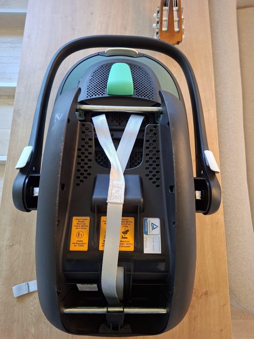 Scoică auto Maxi-Cosi Pebble 360 Pro, 40–60 cm, stare foarte bună