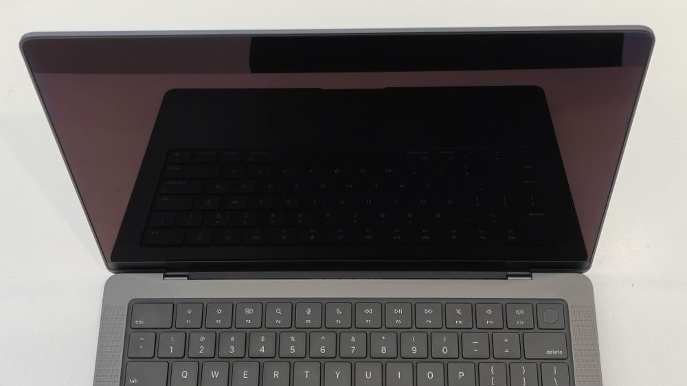 MacBook Pro 14 M5 24/512 6 циклов