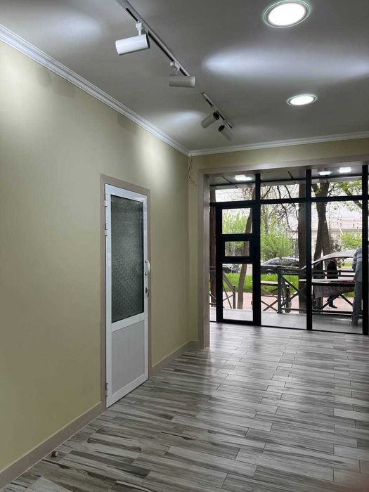 Продается квартира офис в Яшнабадском районе 1-комнатная 43м2