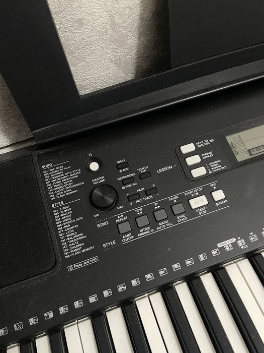 Продам Срочно Yamaha PSR E363