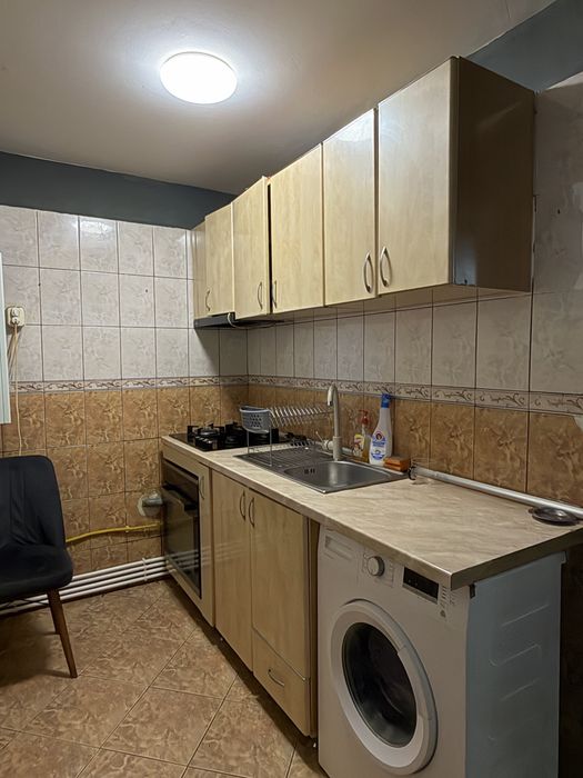 Inchiriez apartament situat langa scoala nr. 2