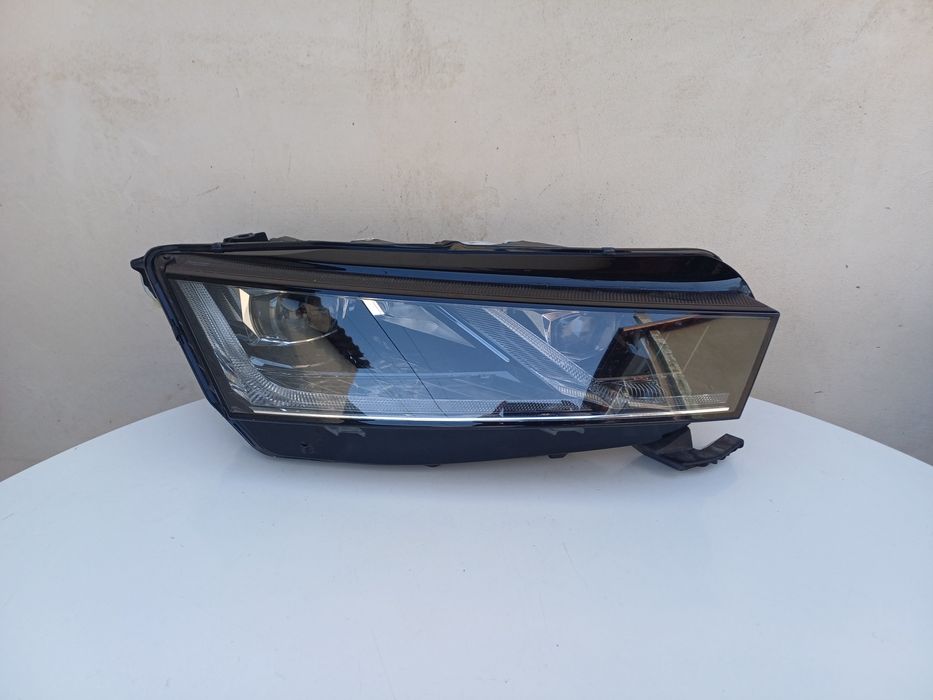 Десен фар за Skoda Octavia lV;  Full LED