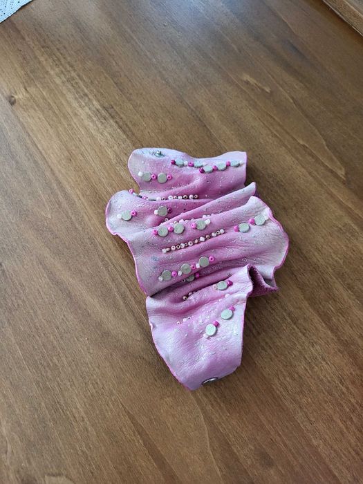 Bratara din piele naturala, lucrata manual