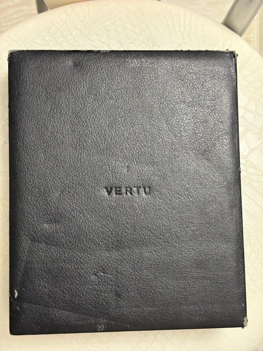 Продам Vertu Signature