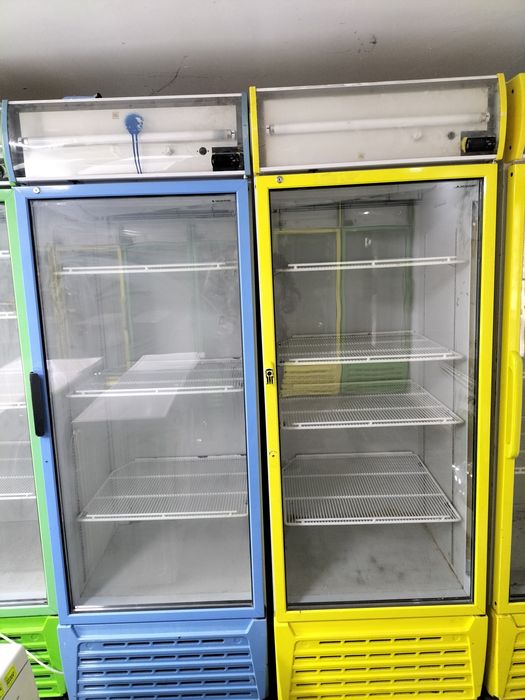 Холодильник стеклянный