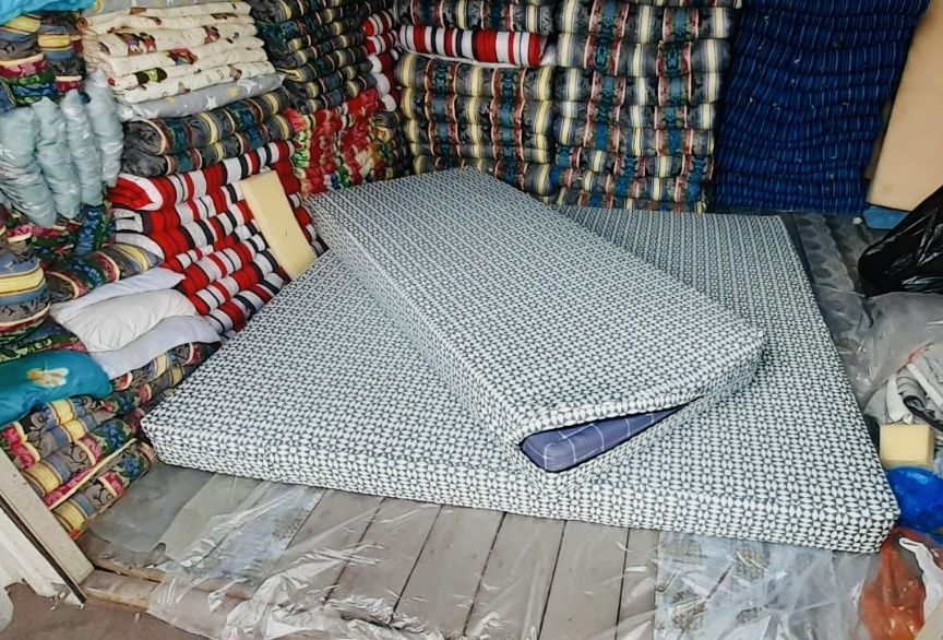 Срочно продаю поролоновый матрас